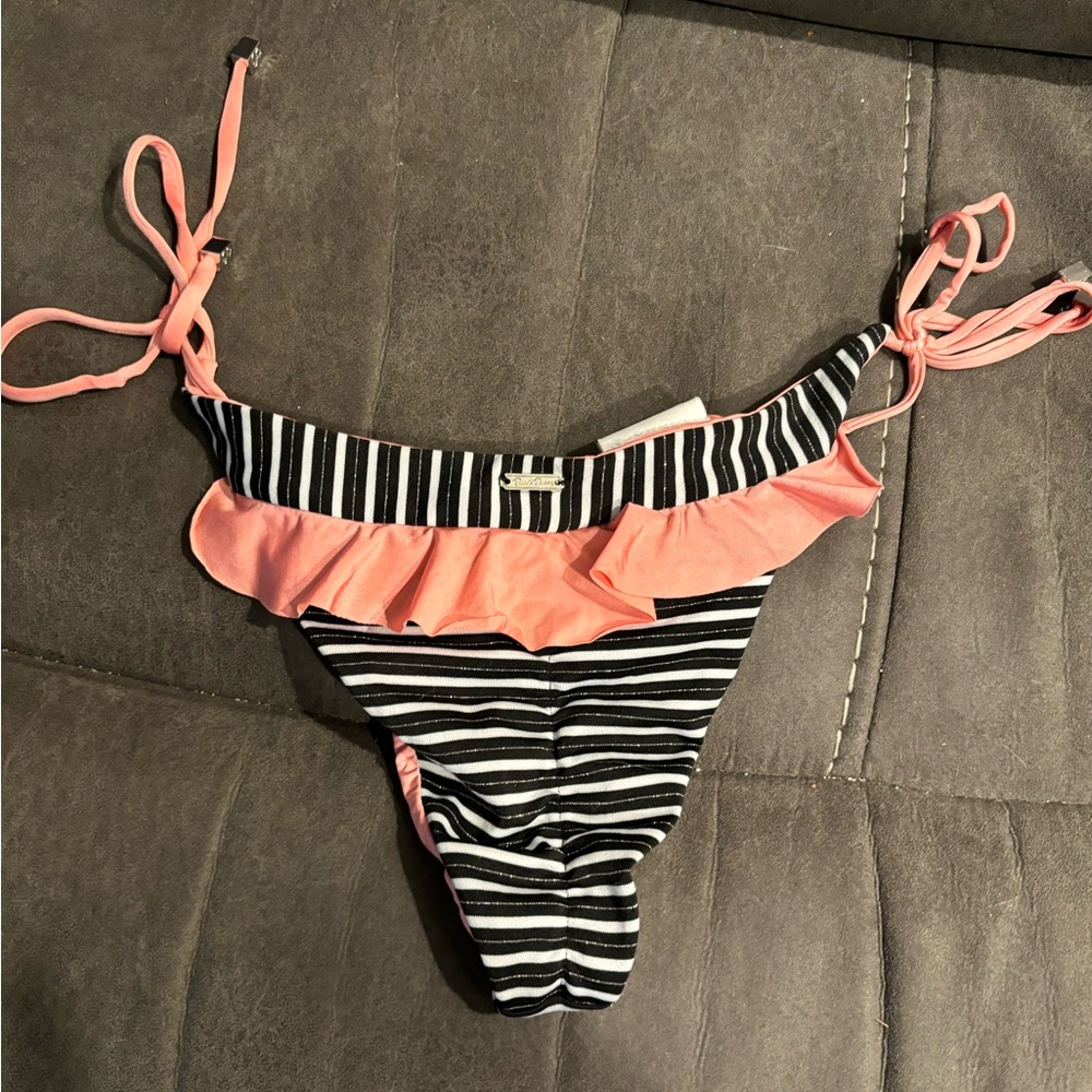 Beach bunny “streetcar named desire” bikini bottoms SIZE MEDIUM. Tie sides EUC